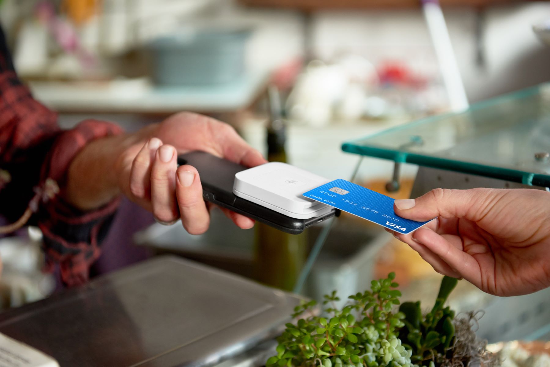 How To Use IPhone Credit Card Reader