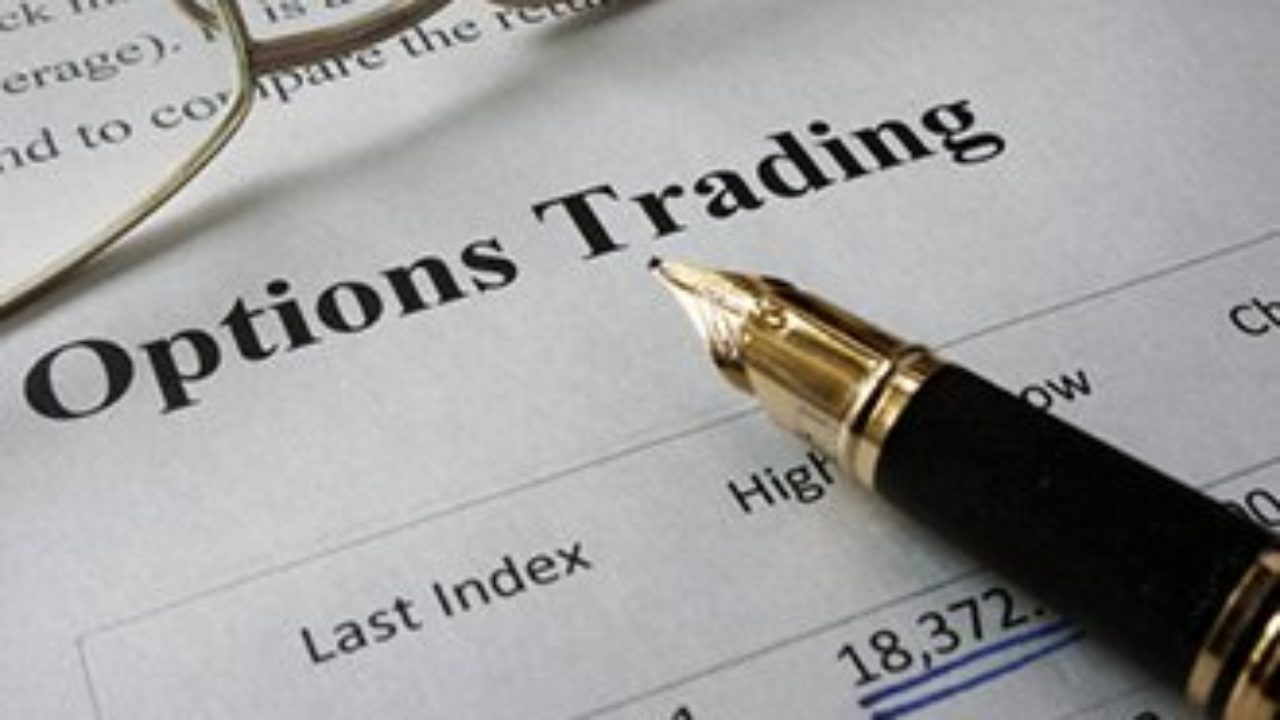 Explain How Option Contracts Differ From Futures Contracts