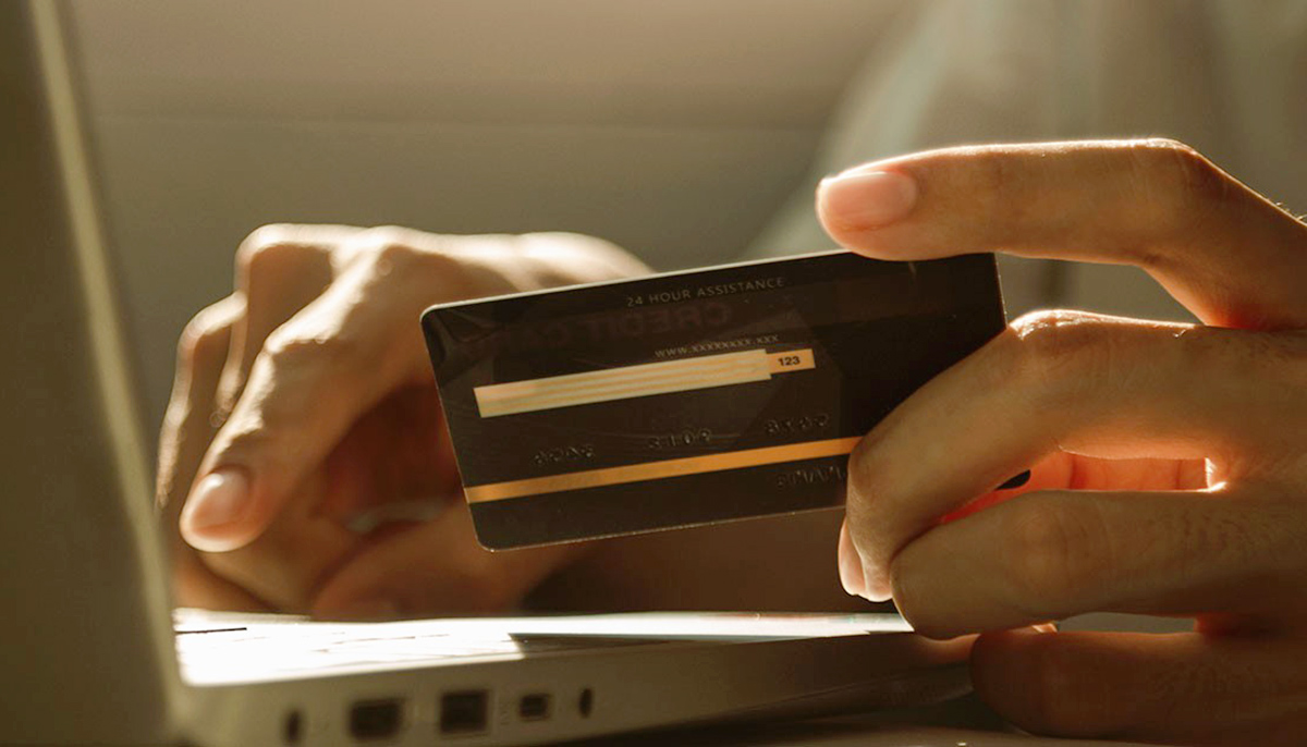 Where To Sign On A Credit Card